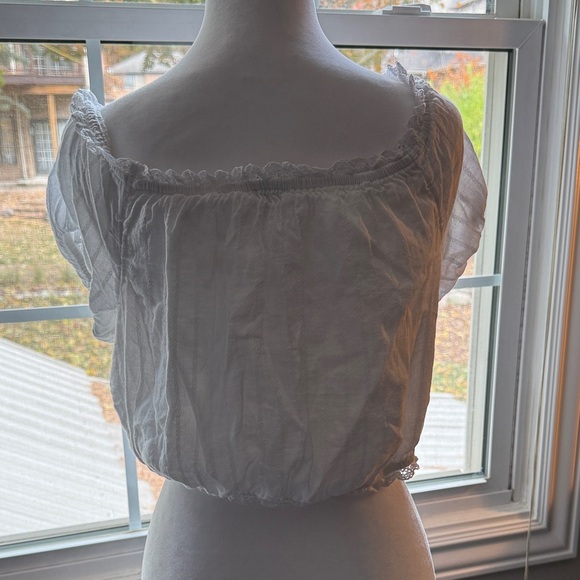 Elegant White Women's Top - Picture 3 of 4